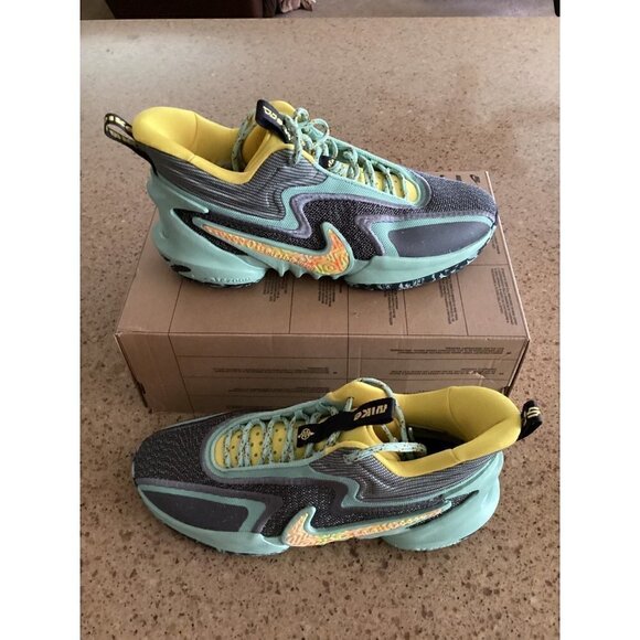 Nike Cosmic Unity 2 Baskerball Shoes Size 11.5 Color: Enamel Green / Iron Grey - Picture 3 of 12